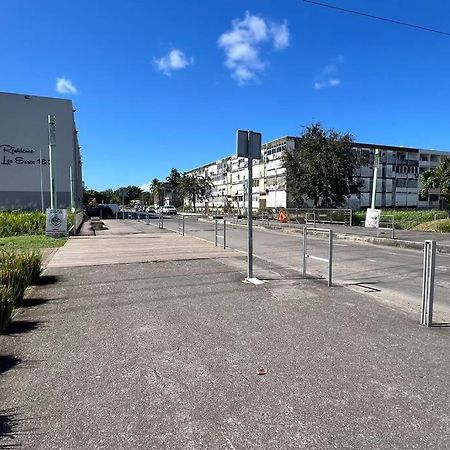 Appartement Proche Aeroport Au Rez-De-Chaussee Les Abymes Luaran gambar